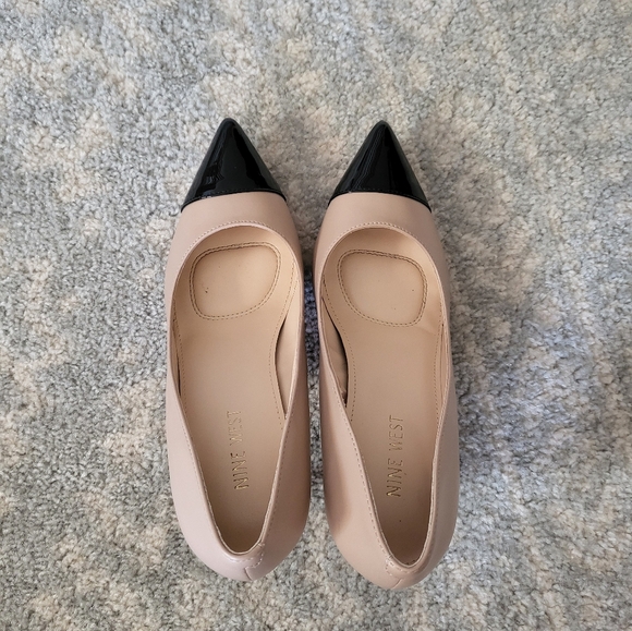 Cream pointed Nine West Dress Pumps / Heels, size 7 - Picture 2 of 7